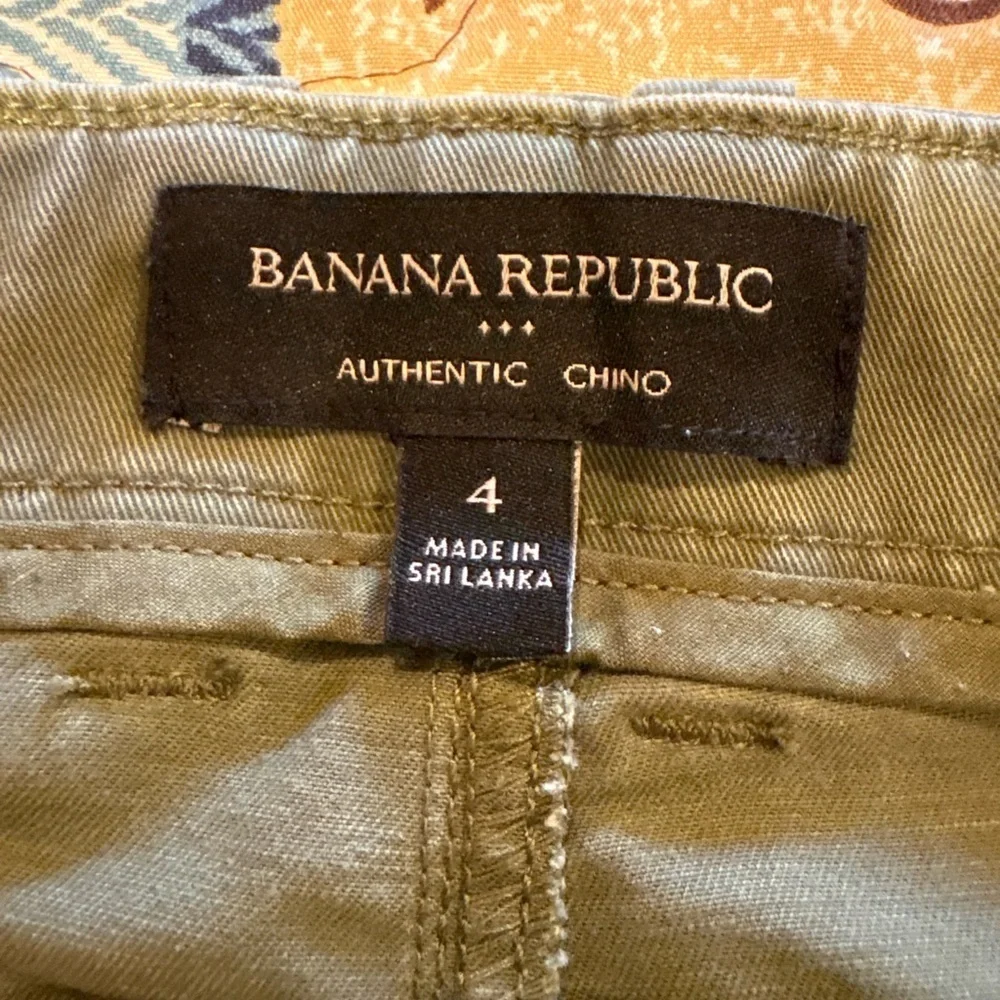 Banana Republic Authentic Chino women’s size 4